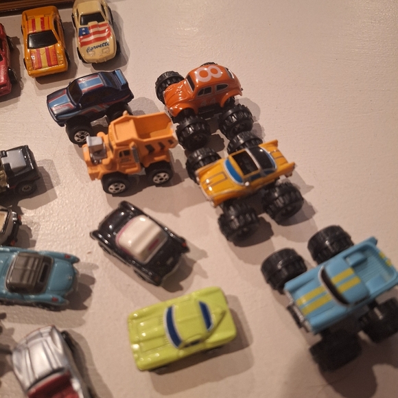 Assorted Mini Micro Vehicles Lot - Picture 7 of 8